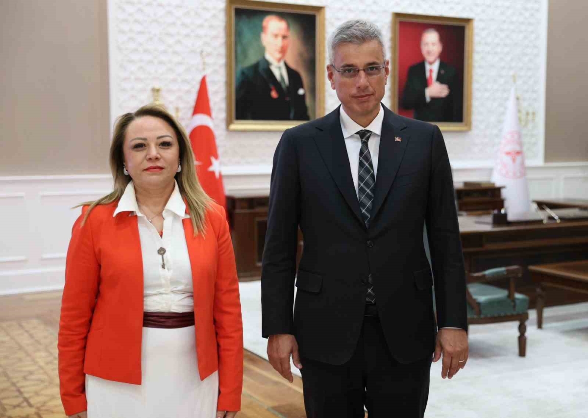 Prof. Dr. Aysun Bay, Sağlık Bakanı Memişoğlu ile görüştü
