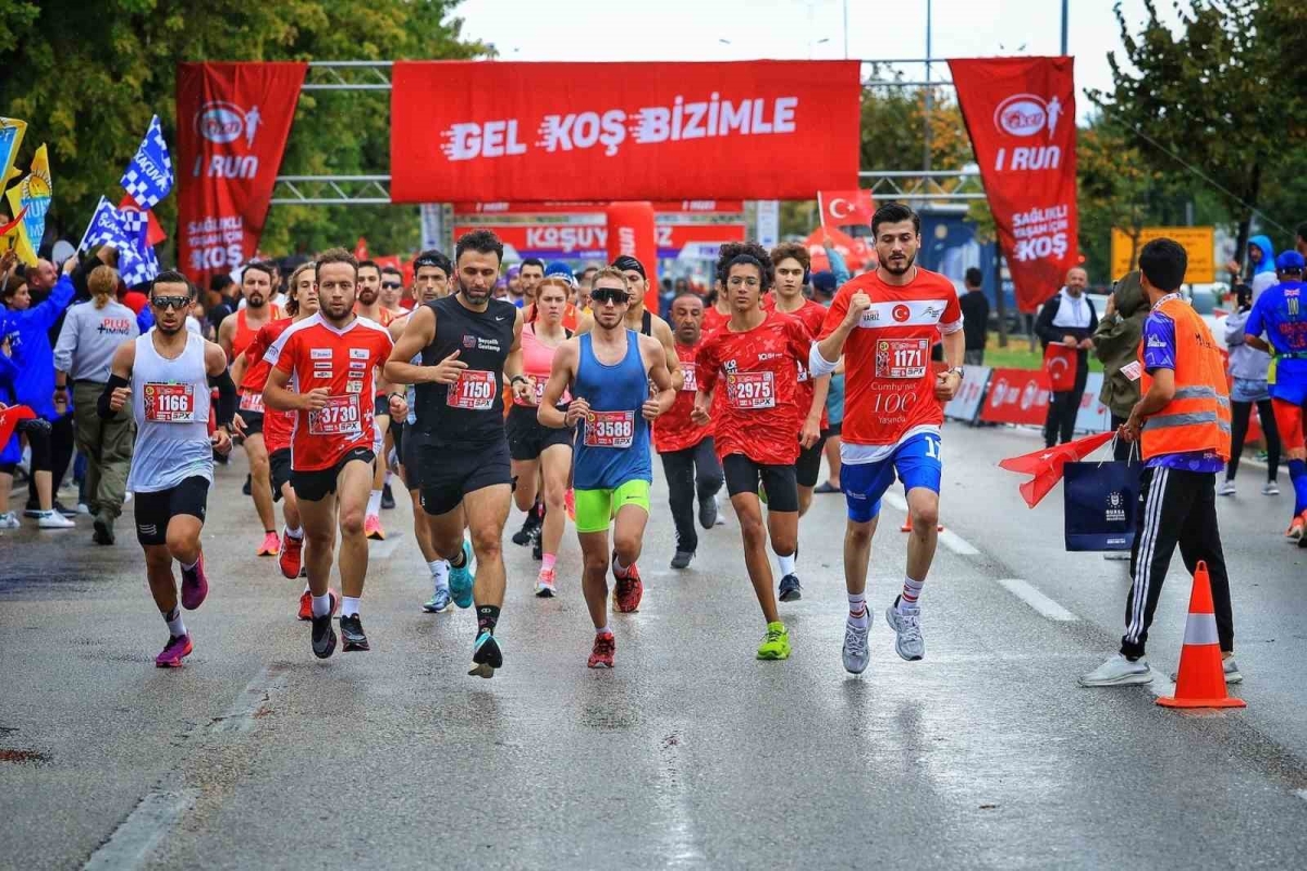 Eker I Run katılımcıları iyilik peşinde koşmak için yola çıkıyor
