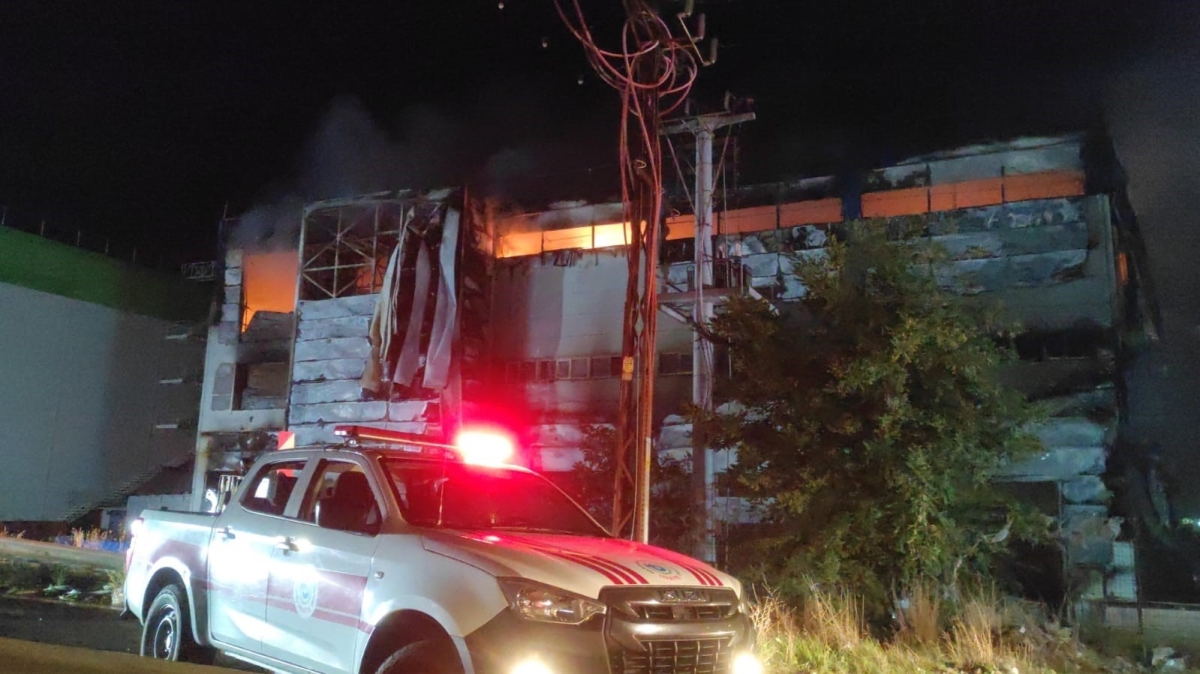 Kozmetik fabrikası hurdalığa dönüştü: Patlama sesleri yükseliyor
