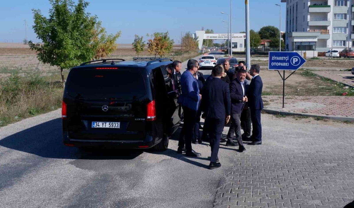 CHP Lideri Özel, Demirtaş’ı cezaevinde ziyaret ediyor
