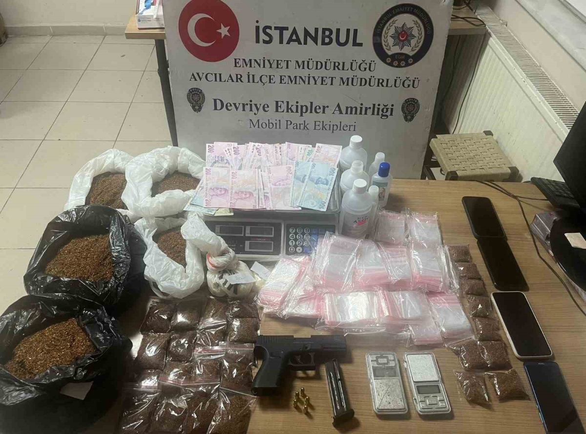 İstanbul’da uyuşturucu satıcılarına geniş çaplı operasyon: 5 şüpheli yakalandı
