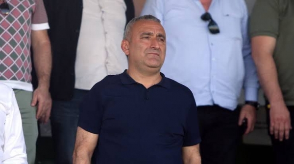 Karacabey Belediyespor Başkanı Ekrem Senal, haklarını devretme kararı aldı